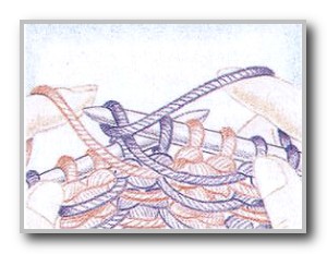 Курс Вязание спицами. Цветное вязание Фер айл. Протяжки двумя руками в изнаночных рядах. Шаг 1 Курс Вязание спицами. Цветное вязание Фер айл. Протяжки двумя руками в изнаночных рядах. Шаг 1