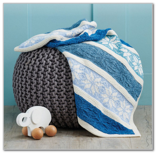 Плед с жаккардовым узором Снежинки. Размер 75 x 79 см x 130 см