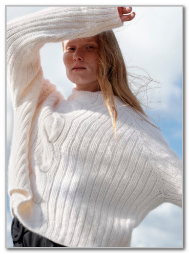 Вязание спицами. Свободный пуловер-реглан с косами. Размеры: S (M, L, XL, 2XL, 3XL, 4XL, 5XL)</